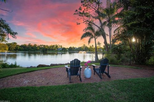 44 Cajeput Dr, Naples, FL 34108-2611