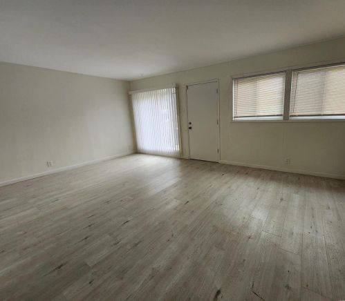 10405 Hobkirk Dr, Saint Louis MO 63137-3748 exterior