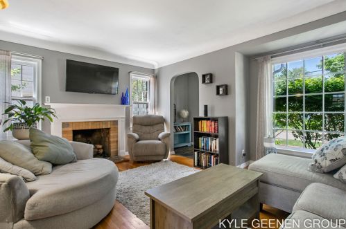 1114 Northlawn St, Grand Rapids MI 49505-3724 exterior