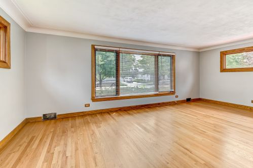 470 Evergreen Ave, Elmhurst IL  60126-2236 exterior