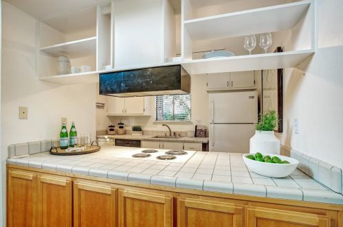 879 Camelback Pl, Concord CA 94523-1225 exterior