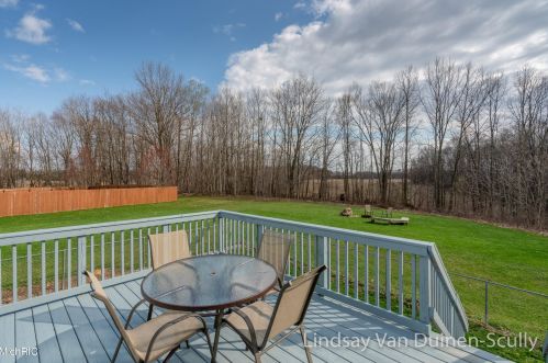 2194 Winston Vw Dr, Cedar Springs MI 49319-7931 exterior