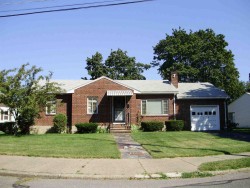 81 Albemarle Rd, Newton, MA 02460-1107