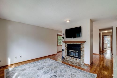 597 Holly Ave, Saint Paul MN 55102-2209 exterior