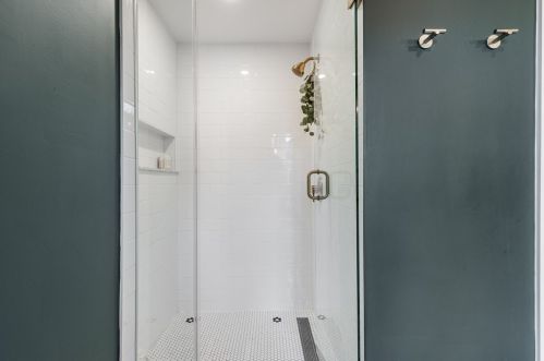 5109 Holmes St, Pittsburgh PA 15201-2433 exterior