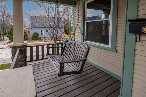 1035 Idaho St, Milwaukee WI 53207-2409 exterior