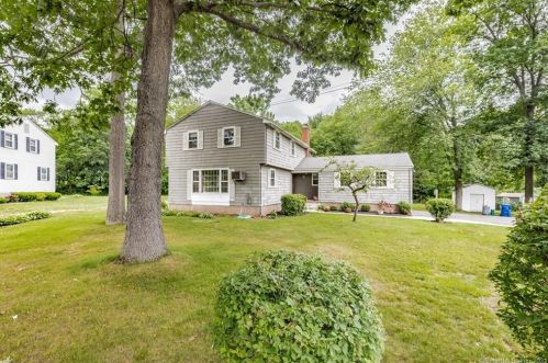 50 Glenwood Dr, Windsor, CT 06095-2232