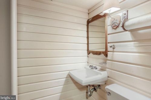 3941 Legation St, Washington DC 20015-2919 exterior