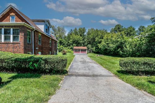 28 Plymouth Pl, Edison, NJ 08837-3130