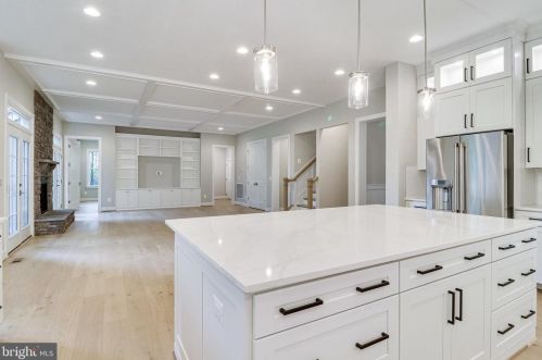 920 Darton Dr, Alexandria VA 22308-2021 exterior