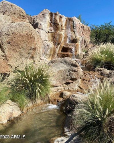 2233 Behrend Dr, Phoenix AZ  85024-1826 exterior