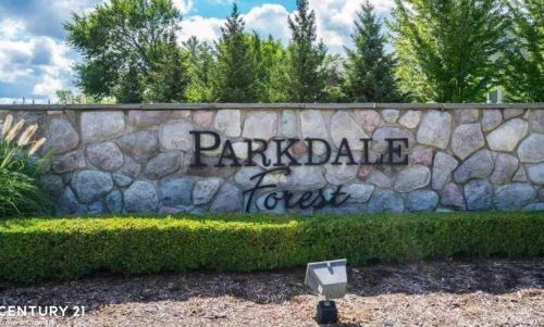 1688 Deepwood Cir, Rochester, MI 48307-6097