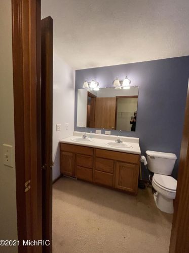 1531 Bender Rd, Middlevle MI 49333-9259 exterior