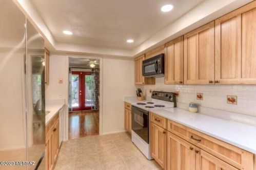 10 Madrid Dr, Tucson AZ  85704-6410 exterior