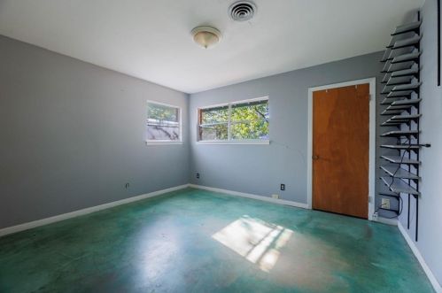 1710 32 St, Austin TX 78705-2115 exterior