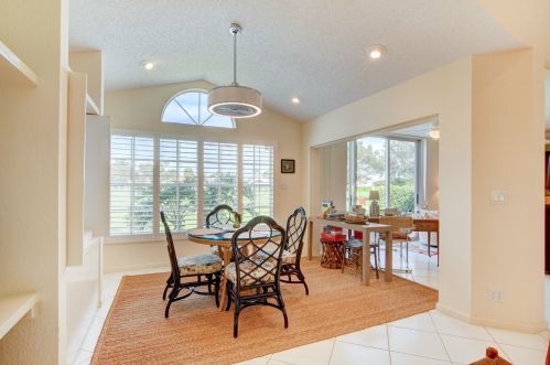 6137 Greenspointe Dr, Boynton Beach FL 33437-4914 exterior