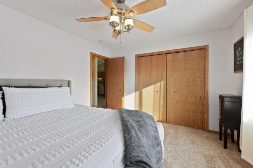 867 Ravoux Cir, Chaska MN 55318-2406 exterior