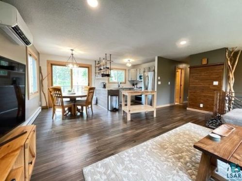 1215 Joshua Ave, Duluth MN 55811-4559 exterior