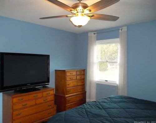 139 Sheridan Rd, Enfield CT 06082-4127 exterior