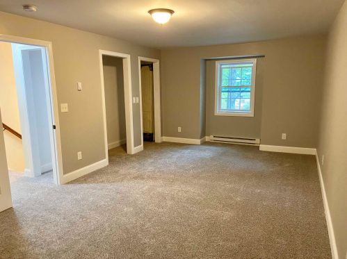 14 Rosewood Dr, Concord NH  03304-5109 exterior