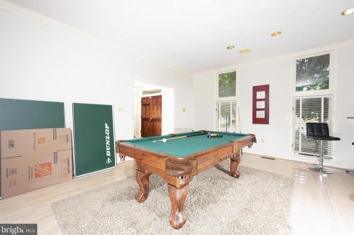 5825 Mossrock Dr, Rockville MD  20852-3237 exterior