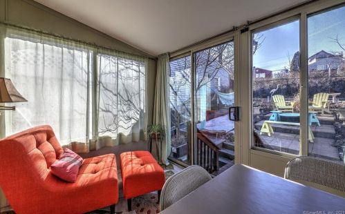 123 Edgefield Ave, Milford CT 06460-7833 exterior