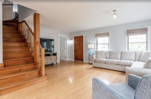 18 Mdw Ln, Nantucket MA 02554-2193 exterior