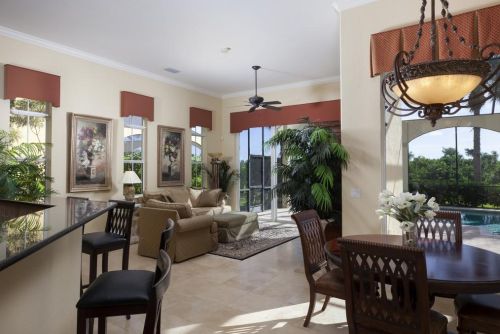 8576 Bellagio Dr, Naples FL 34114-6434 exterior