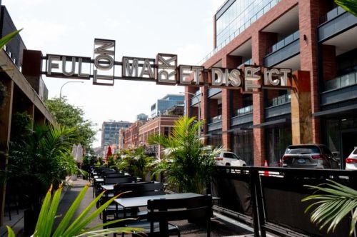 740 Fulton St, Chicago IL  60661-1002 exterior