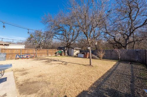 5938 Harbor Glen Dr, Dallas TX 75249-2828 exterior