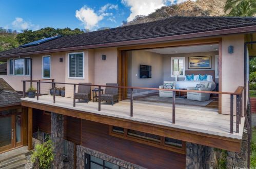 2984 Makalei Pl, Honolulu HI 96815-4743 exterior