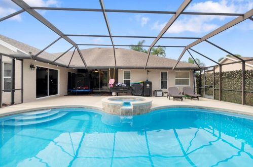 3851 Ramspeck St, Fort Pierce FL  34953-5381 exterior