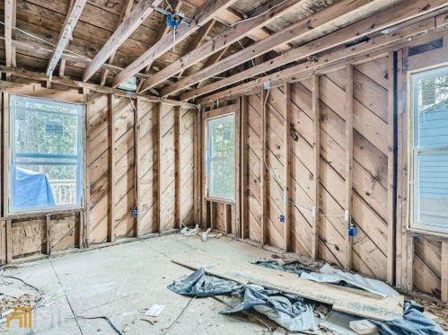 2126 Castlewood St, Atlanta GA  30344-1004 exterior