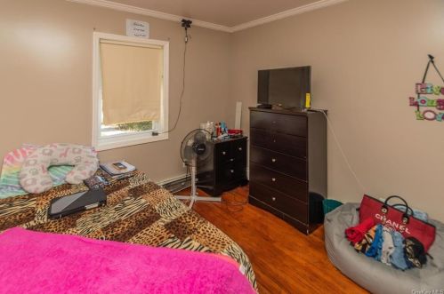 19 Briarwood Dr, Poughkeepsie NY 12601-5529 exterior