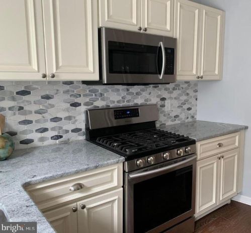 334 Cantrell St, Philadelphia PA  19148-3320 exterior