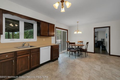 99 4 Winds Dr, Middletown NJ 07748-3134 exterior