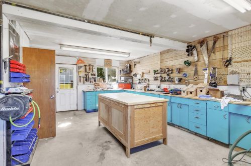 2560 66 St, Fennville MI 49408-9620 exterior