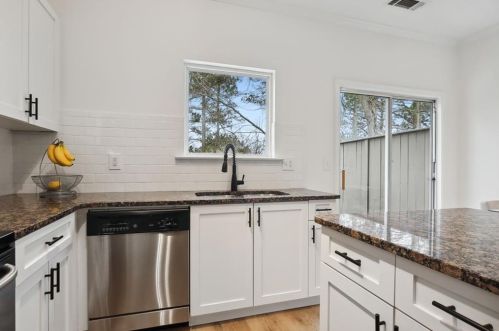 1085 Liberty Pkwy, Atlanta GA  30318-9394 exterior