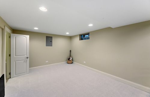 6853 Kildare Ave, Chicago IL 60803-2108 exterior