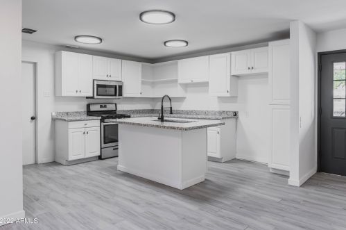 3426 Elm St, Phoenix AZ 85033-1039 exterior