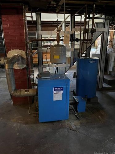 7 Harris St, Enfield CT 06082-3658 exterior