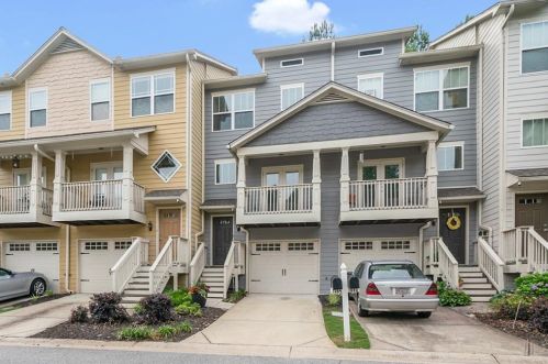 1084 Liberty Pkwy, Atlanta, GA 30318-9376