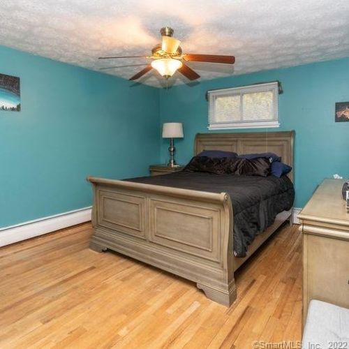 27 Magnolia Dr, Enfield CT 06082-2016 exterior