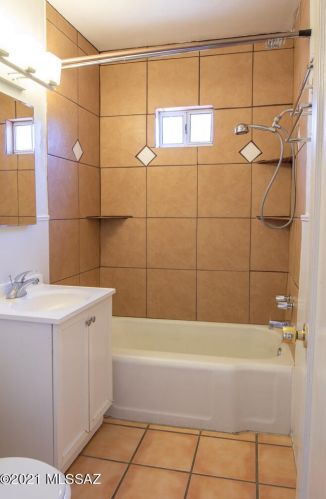 1710 Grant Rd, Tucson AZ 85712-2237 exterior