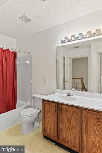 224 Foxtree Dr, Glen Burnie MD 21061-6347 exterior