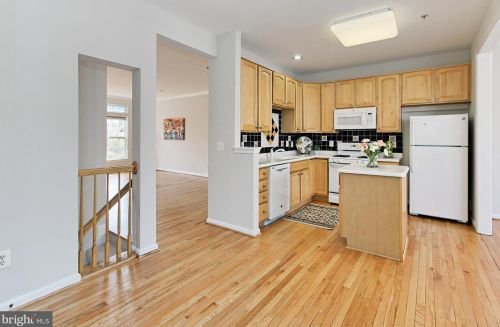 4999 Murtha St, Alexandria VA 22304-8612 exterior