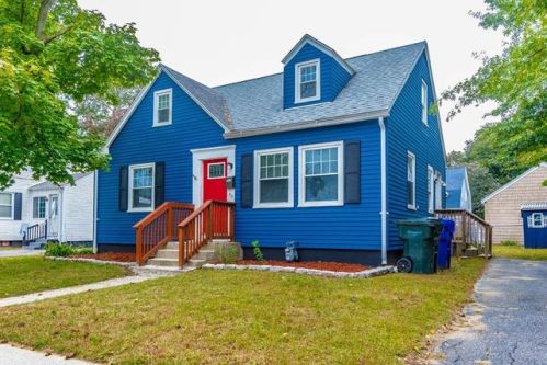 50 Felicia St, Springfield, MA 01104-1306