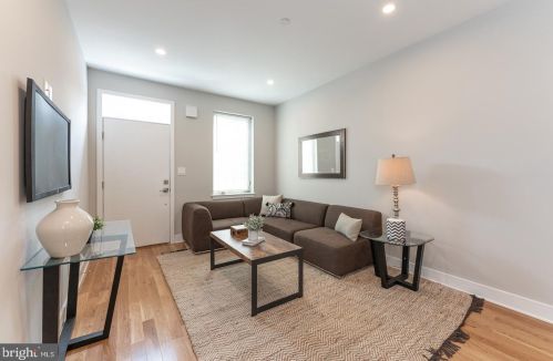 2218 Coral St, Philadelphia, PA 19125-1512