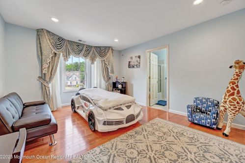 17 Monticello Ct, Morganville NJ 07751-4162 exterior