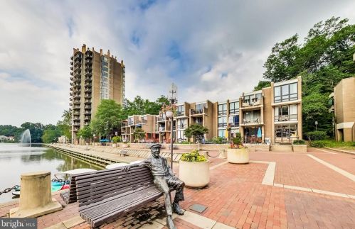 1537 Chatham Colony Ct, Herndon VA 20190-4203 exterior